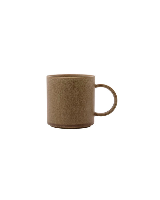 Tasse Cara, Größe: l: 12.5 cm, w: 8.5 cm, h: 9 cm; Material: Steinzeug; Farbe: Camel/Braun - Indie & Naía