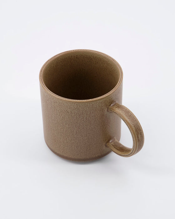 Tasse Cara, Größe: l: 12.5 cm, w: 8.5 cm, h: 9 cm; Material: Steinzeug; Farbe: Camel/Braun - Indie & Naía