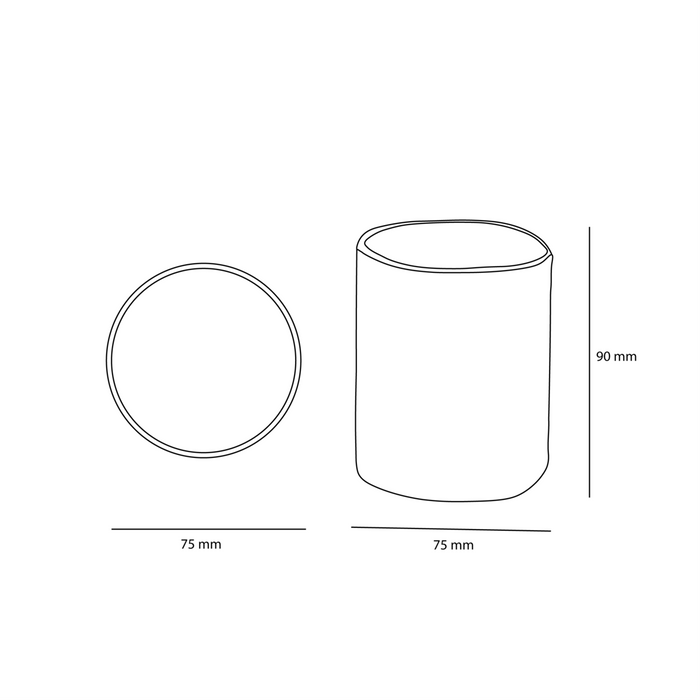 Produkttyp: Glas  Maße: Klein: Höhe: 9 cm, Dia: 7.50 cm ; Groß: Höhe: 13 cm; Dia: 7.50 cm  Volumen: Klein: 250 ml; Groß: 350ml  Material: Glas (upcycled aus Bierflaschen) - Indie & Naía